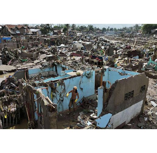 Разрушения във Филипините от тайфуна "Калмаеги"