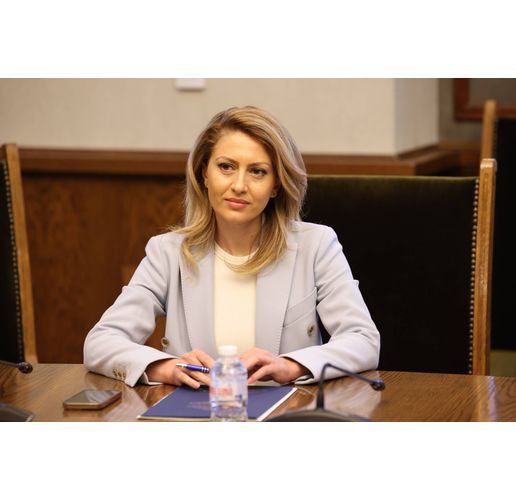 Рая Назарян