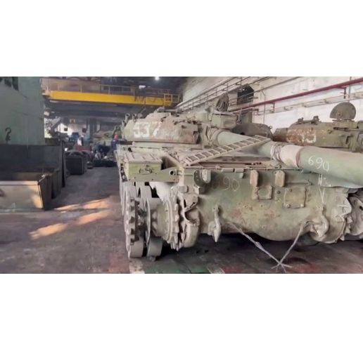 Русия вади танкове от складове и музей
