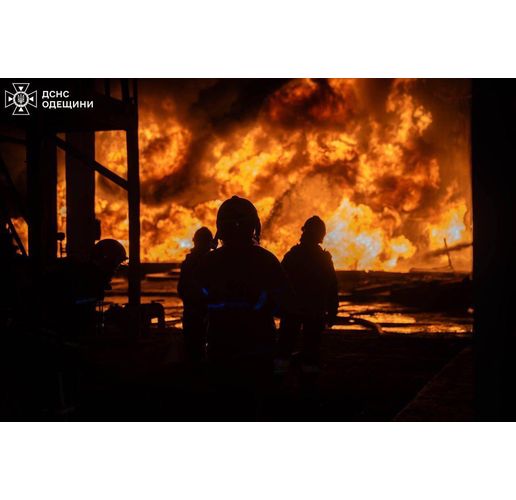 Русия удари нефтен терминал в Одеса