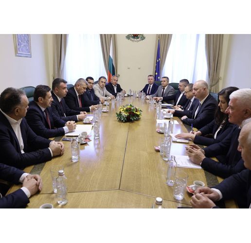 Работното съвещание на министър-председателя Росен Желязков с народни представители, кметът и областният управител на Смолян