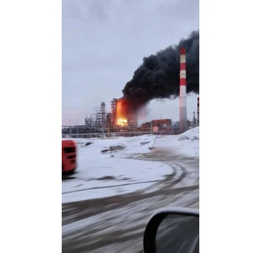 Снимка от мястото на пожара в Лукойл-Нижегороднефтеоргсинтез в град Кстово