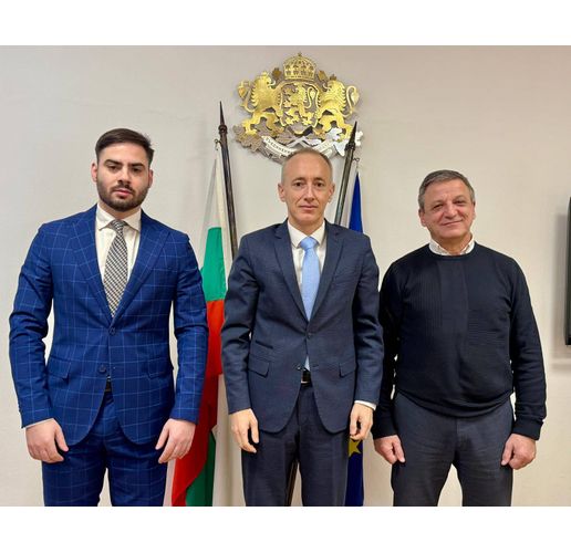 Областнияj управител Стефан Арсов, министър Красимир Вълчев и кметът Петко Горанов 