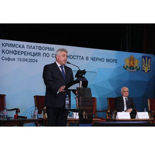 Министърът на външните работи Стефан Димитров откри днес в Централния военен клуб в София Втората конференция на високо равнище, посветена на сигурността в Черно море в рамките на Международната Кримска платформа.
