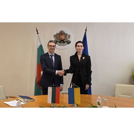 Министър Трайков и посланик Илашчук обсъдиха помощта на България и енергийните взаимоотношения