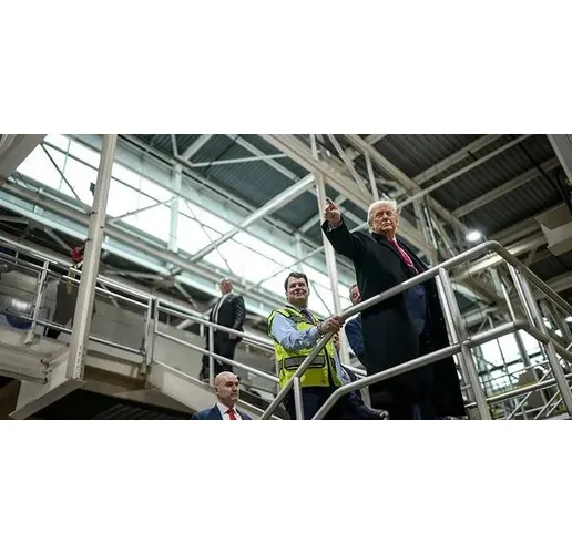 Тръмп в завода на Форд