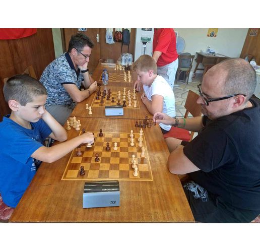 Градско индивидуално първенство по ускорен шахмат (рапид) се проведе в Мездра 