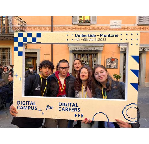 Ученици от Мездра на международен дигитален лагер в Италия 
