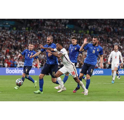 Финалът за купата на УЕФА между Италия и Англия