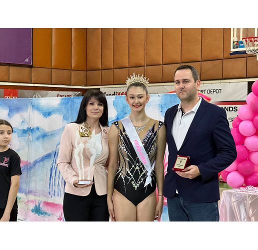 Короната на "Кралица Аида" спечели Кармен Стефанова от "Етър" Велико Търново