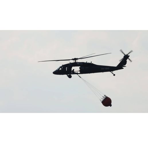 Хеликоптер гаси пожар