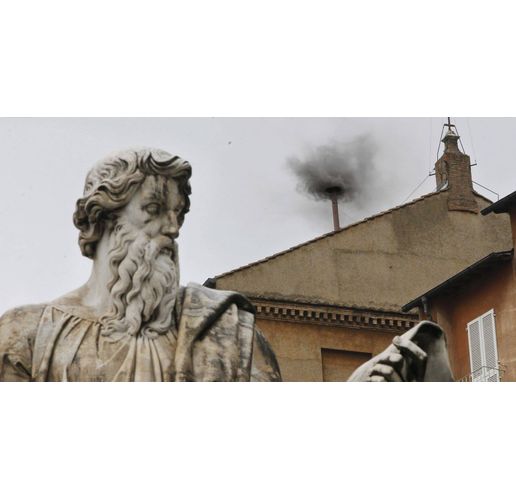 Черен дим от Сисктинската капела