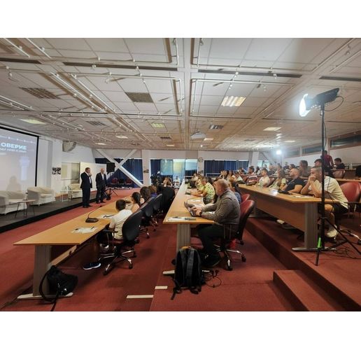 Над 100 любители на авиацията се включиха в специализирания уъркшоп "Полет на доверие: как се прави екип между небе и земя", организиран от Държавно предприятие "Ръководство на въздушното движение" (BULATSA)