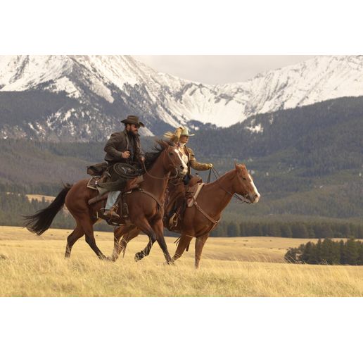 Кели Райли и Коул Хаузер се завръщат в ролите на Бет и Рип в Dutton Ranch ("Ранчото на Дътън"), с премиера на 22 май по SkyShowtime 