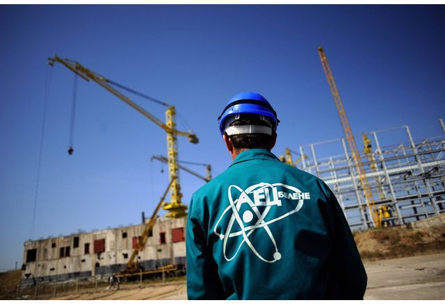 Специалисти от Украинския оператор на ядрените централи Енергоатом са на