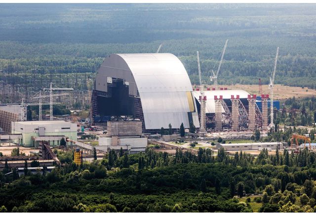 В 11 00 ч днес над Чернобилската АЕЦ отново се