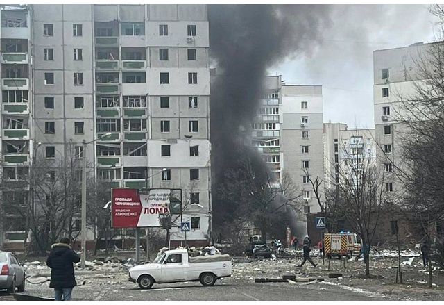 Авиационни удари на руските военнопрестъпници в Чернигов
