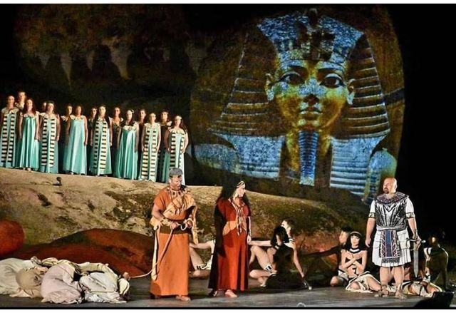 На 16 август събота от 20 30 ч под палката на