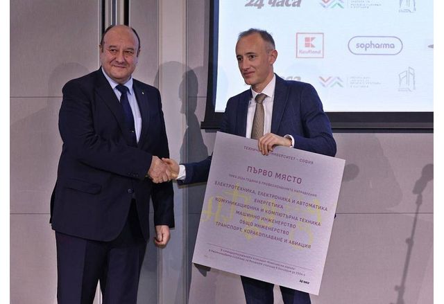 Министърът на образованието и науката Красимир Вълчев връчи награда на