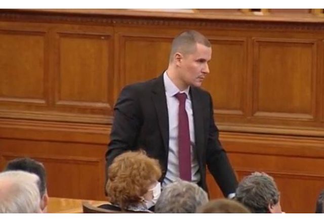 Народното събрание прие оставката на народния представител Александър Тодоров от