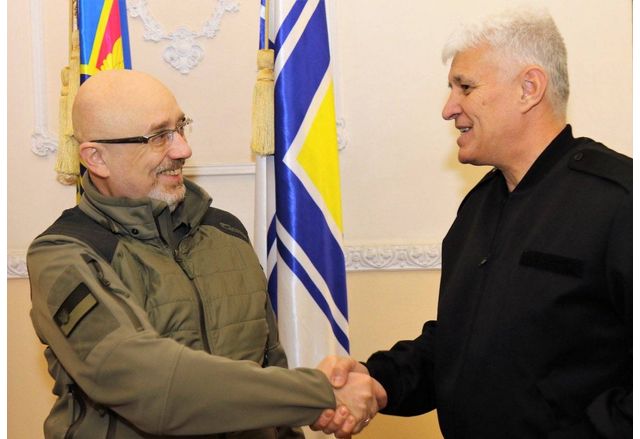 Министърът на отбраната в служебното правителство Димитър Стоянов е пристигнал