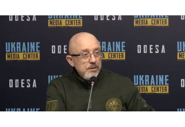 Министърът на отбраната на Украйна Алексей Резников покани чуждестранни пилоти