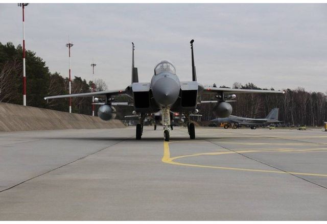 Изтребители F 15 от военновъздушните сили на САЩ пристигнаха днес на