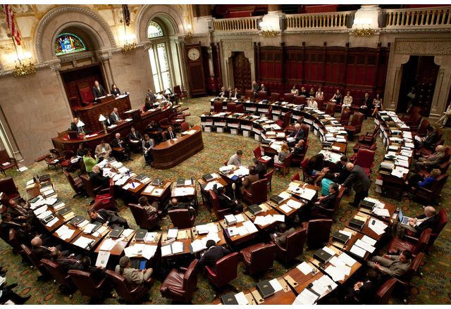 Американският Сенат прие внесения от републиканците законопроект за продължаване срока