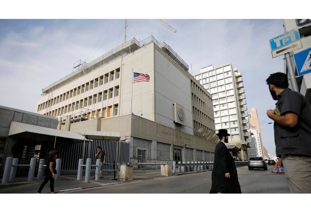 Ирански ракети се изсипаха над Израел в ранните часове на