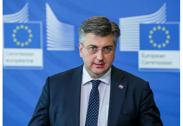 На фона на повредите и прекъсванията в доставките по петролопровода