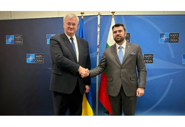 Външните министри на България и Украйна Георг Георгиев и Андрий