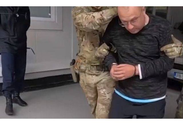 Военният канал Звезда разпространи видео от ареста на българина с