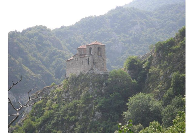 Посетителите на НПК Асенова крепост за цялата 2021 г наброяват