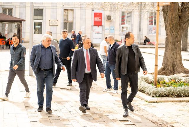 Министърът на регионалното развитие и благоустройството Иван Иванов инспектира строителството