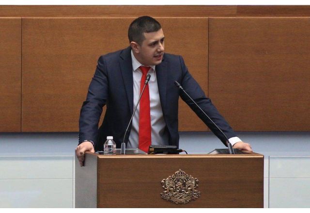 БСП винаги е готова за избори но преминаваме през нашите