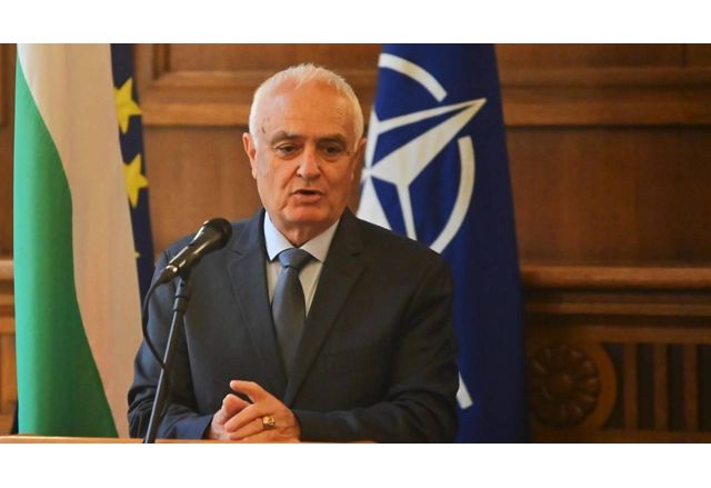 България ще увеличи разходите си за отбрана до 3 5