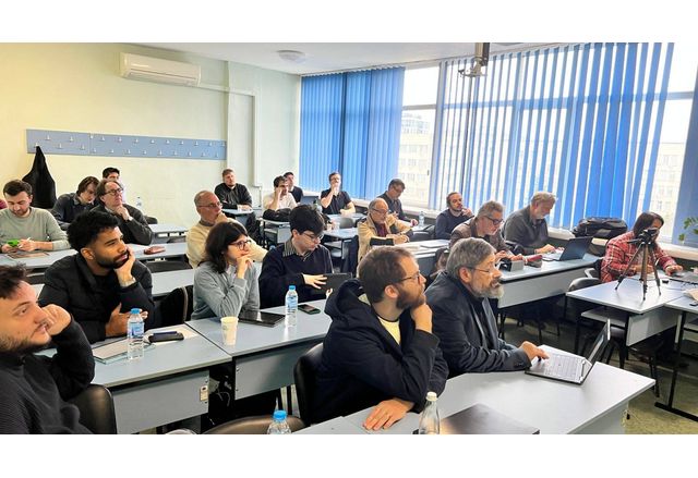 За около пет години млади учени от 16 държави избират