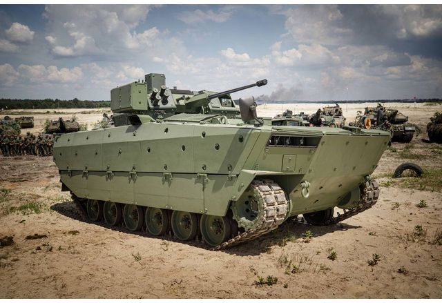 Полската армия купува хиляда бойни машини на пехотата Borsuk предаде