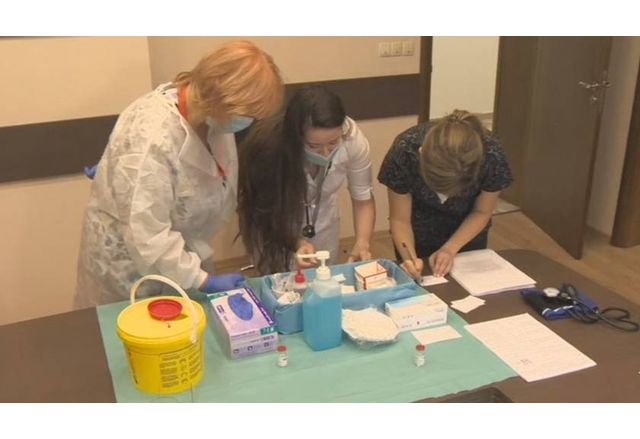 Започна поставянето на ваксината на "АстраЗенека" в "Пирогов"