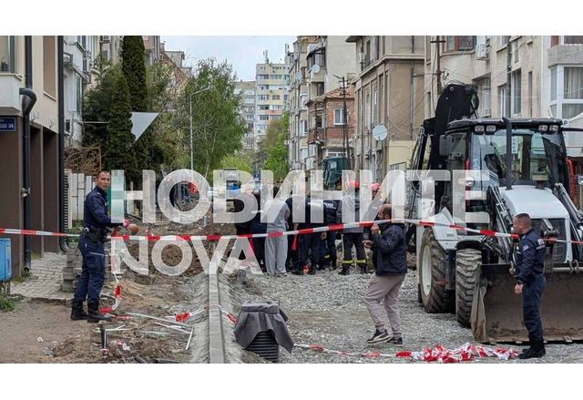 Трагедия в Бургас: Багер изсипа пръст върху работник, мъжът почина