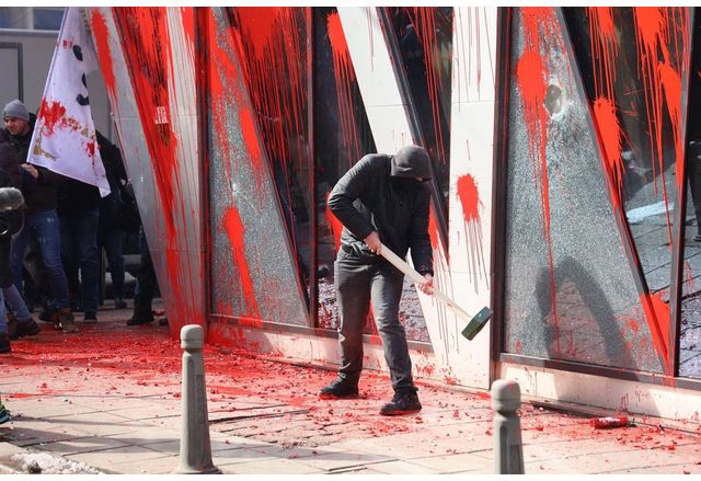 ГЕРБ с остра реакция срещу протеста на партия Възраждане който