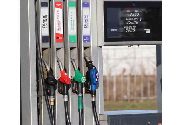 Протестно автошествие срещу високите цени на горивата се проведе в
