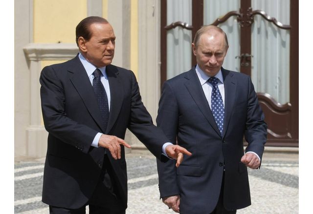 Бившият италиански премиер Силвион Берлускони отново предизвика коментари с вчерашните