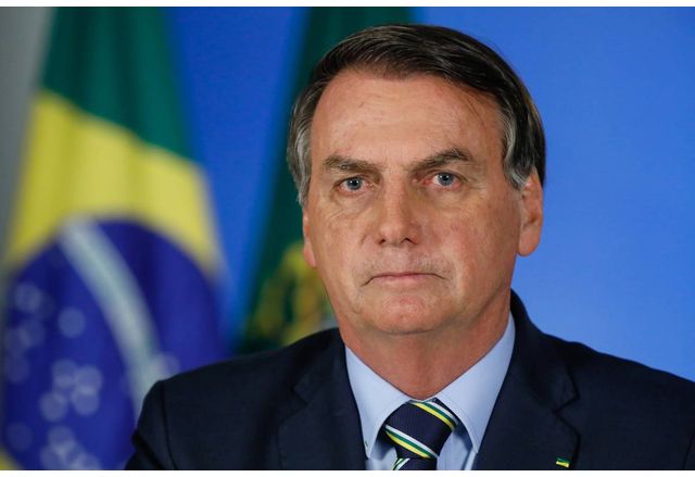 Десни депутати и сенатори окупираха трибуните в двете камари на