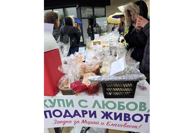 Благотворителният кулинарен базар иницииран и организиран от община Асеновград и