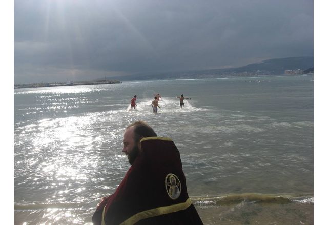 На 6 януари празнуваме Богоявление или Йордановден един от