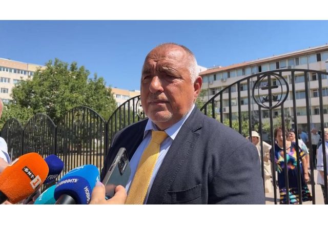 Радев за пореден път се държи като разединител на нацията