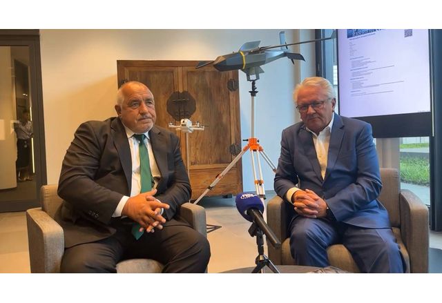 Лидерът на ГЕРБ Бойко Борисов пусна видео от Дюселдорф Германия