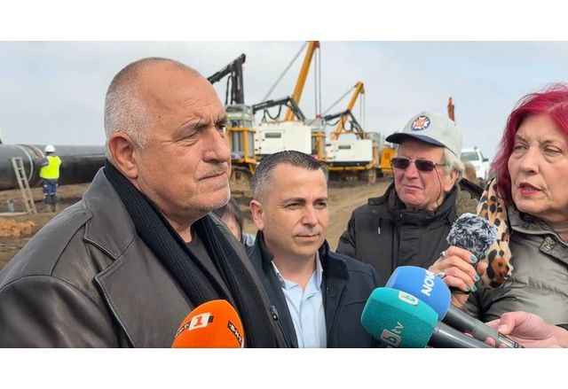 Инспекция на строежа на интерконектора с Гърция лидерът на ГЕРБ и бивш премиер Бойко Борисов