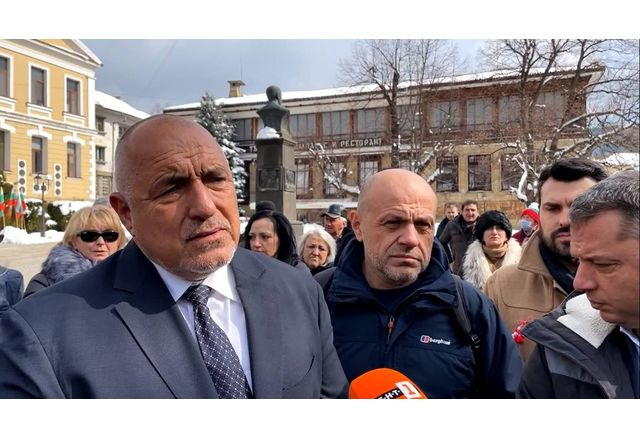 Румен Радев така раздели нацията че дори на националния празник